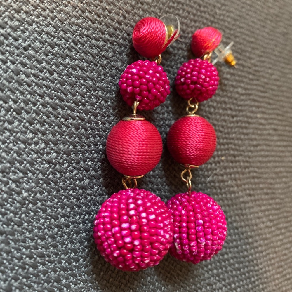 HOT PINK BAUBLE BEADED EARRINGS 3 INCHES